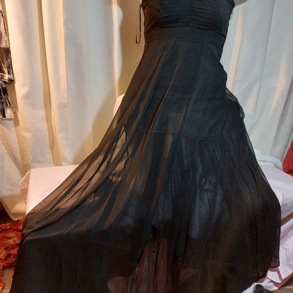 Nikibiki maxi dress 👗 sz medium - Picture 8 of 16